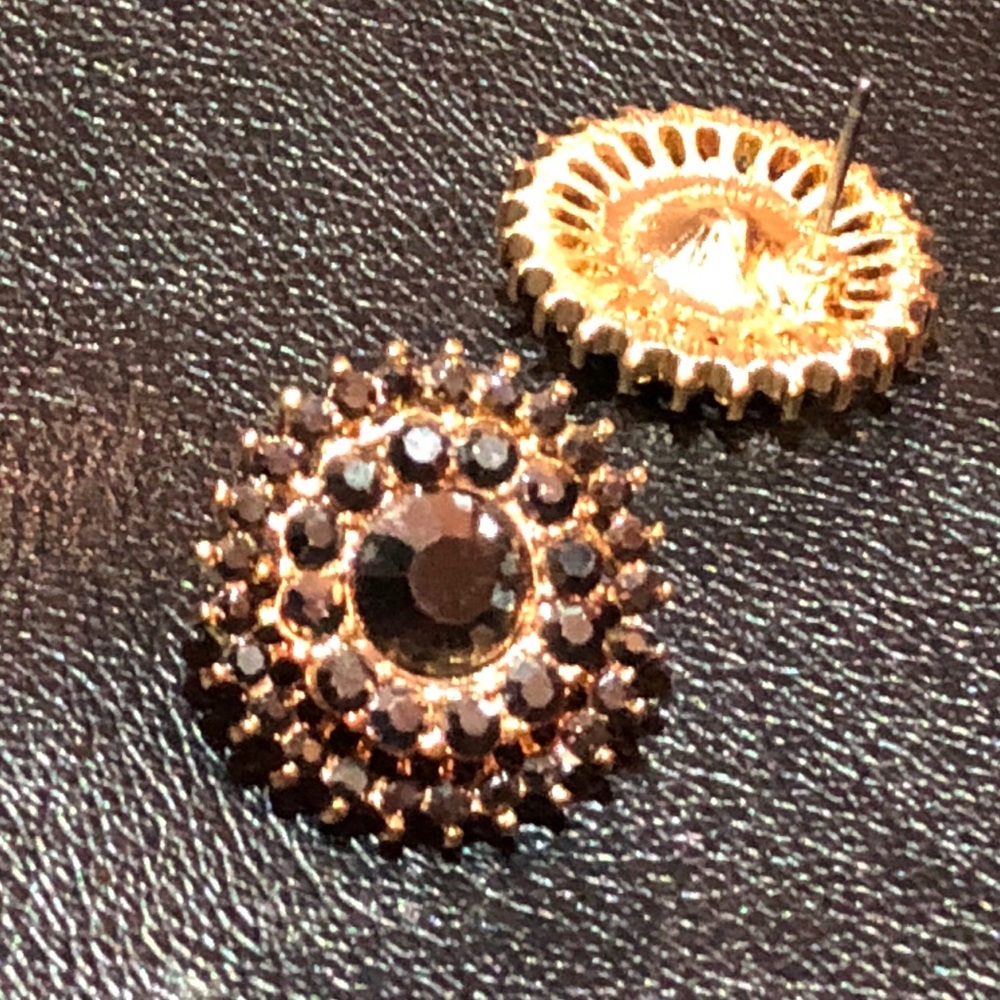 Black Rhinestone and Gold Earring - Picture 3 of 4